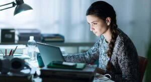 ¿Has escrito alguna vez tu nombre en Internet? La Policía explica por qué tienes que hacerlo