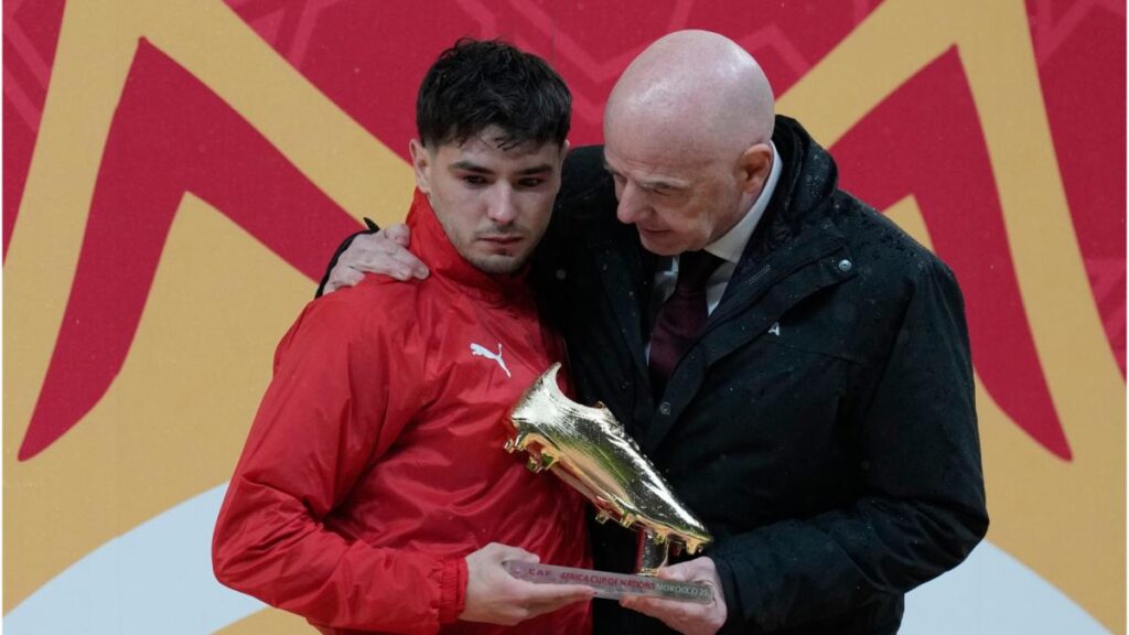 ¿por qué lo tiró así?, el abrazo de Infantino, el apoyo de los fans...