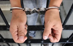 17 años de prisión recibe sexagenario por embarazar a su hijastra