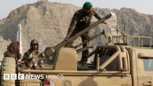 5 claves para entender la «guerra abierta» entre Pakistán y Afganistán (y qué tiene que ver con ella el Talibán)
