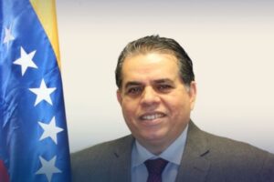 Almirante Orlando Maniglia asumirá la embajada de Venezuela en Colombia