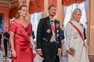 Apoyo a la monarquía de Noruega cae a mínimos tras revelaciones de contactos con Epstein