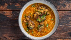 Arroz brut, el ‘caldo sucio’ típico de Mallorca ideal para combatir el frío
