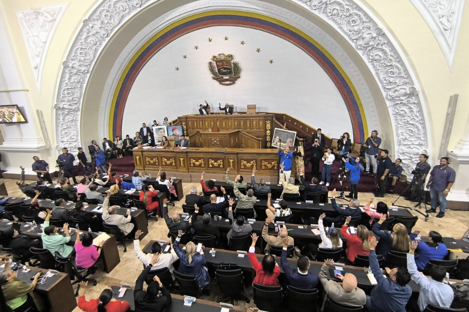 Asamblea Nacional difiere segunda discusión de la Ley Libertador Simón Bolívar Amnistía