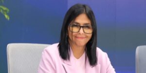 Asesores de seguridad y médicos cubanos abandonan Venezuela