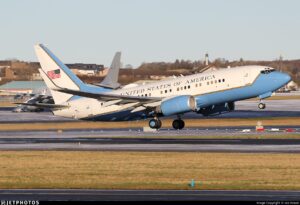 Aterrizó en Maiquetía el avión que trasladaba a Chris Wright, secretario de Energía de EEUU