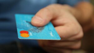 BCV publicó estudio comparativo de tarjetas de crédito y débito correspondiente a octubre de 2025