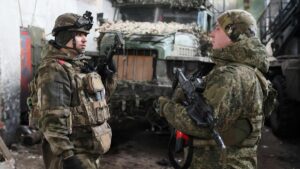 BOMBARDEOS UCRANIA | Rusia rompe la ‘tregua energética’ con una lluvia de 60 misiles y 450 drones | elperiodico.com