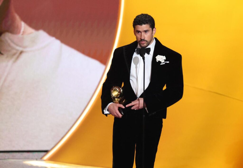 Bad Bunny, en los Grammy: “Fuera ICE. No somos salvajes, no somos animales, no somos aliens. Somos humanos” - AlbertoNews