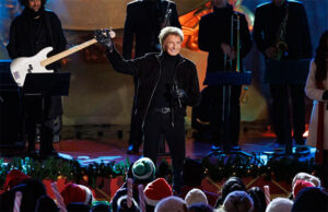 Barry Manilow pospone residencia en Las Vegas tras su tratamiento de cáncer de pulmón