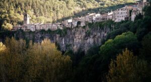 Científicos ven con preocupación la grieta de 17 metros que ha aparecido en este pueblo español