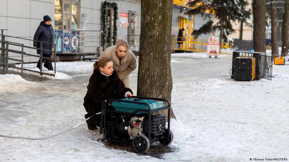 Cómo sigue resistiendo Ucrania entre los misiles y el hielo