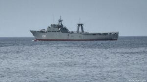 Cuba muestra armamento que transportaba lancha interceptada