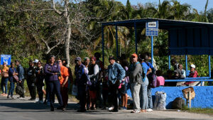 Cuba sumergida en planes de contingencia ante bloqueo petrolero de EEUU : IPS Agencia de Noticias