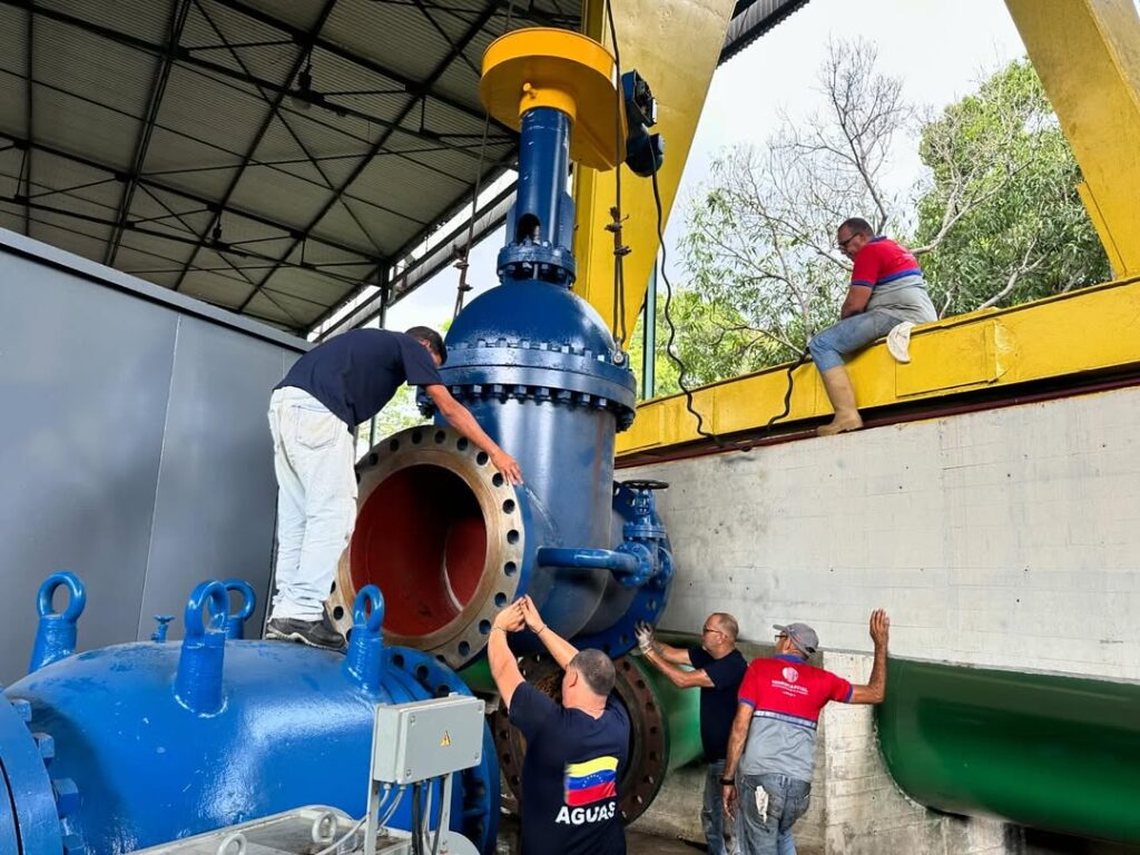 Delcy Rodríguez centralizó el sistema hídrico nacional y designó a Hidroven como autoridad única
