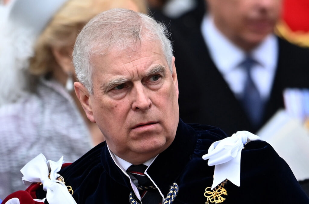 Detenido el expríncipe Andrés, hermano del rey británico Carlos III y vinculado con el pederasta Epstein