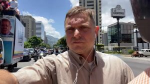 Detienen al periodista Álvaro Algarra de la DW en Caracas