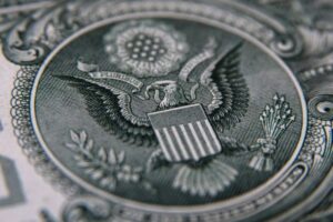 Dólar oficial cerró con alza de 0,80% y se cotizará en Bs.375,08 este 4 de febrero