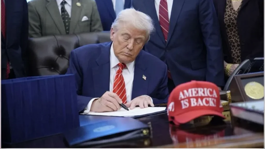 Donald Trump firmó ley presupuestaria para reabrir el cierre parcial del gobierno de EEUU