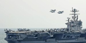 EE.UU. derriba un dron iraní que se aproximó a su portaaviones en el mar Arábigo