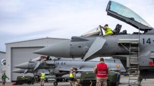 ESPACIO AÉREO RUMANÍA | Un Eurofighter español y otro alemán se activan ante la violación del espacio aéreo de Rumanía por un dron | elperiodico.com