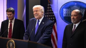 ESTADOS UNIDOS | Trump sube la apuesta y eleva al 15% los aranceles globales tras el varapalo del Supremo