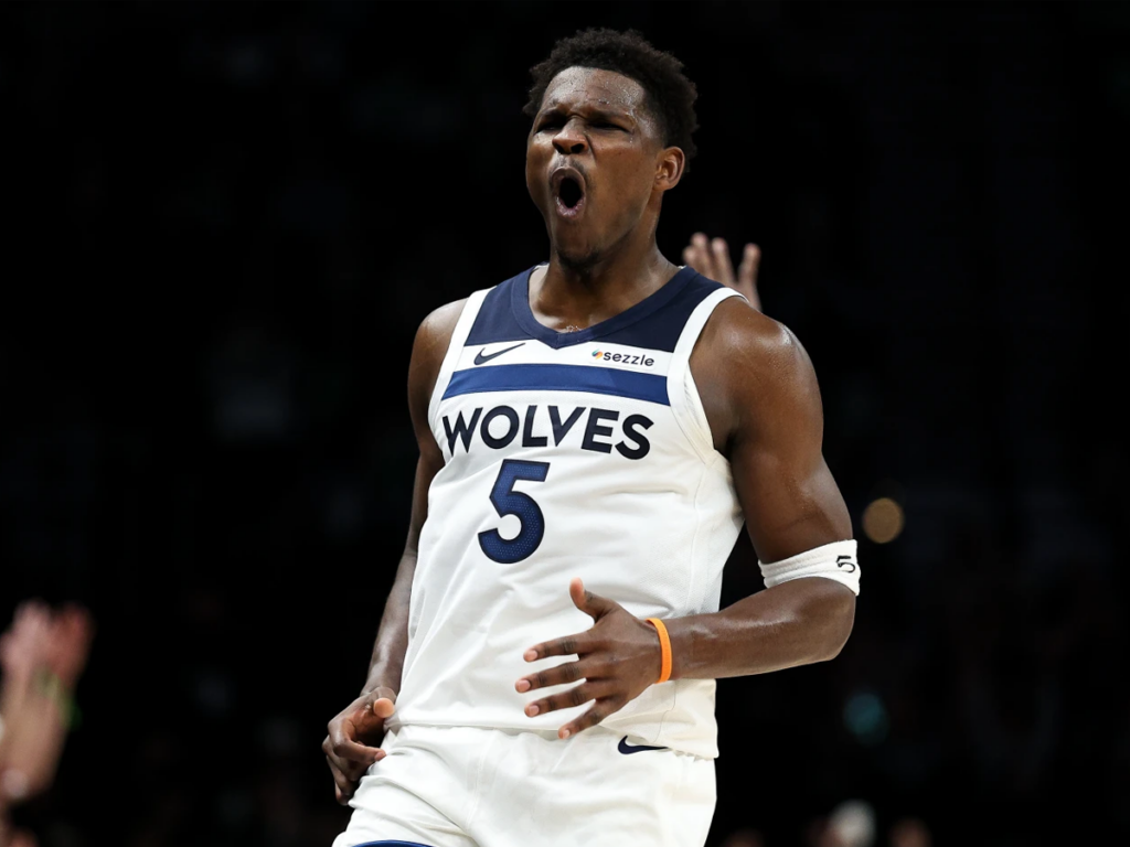 Edwards y Randle llevan a Timber a la victoria