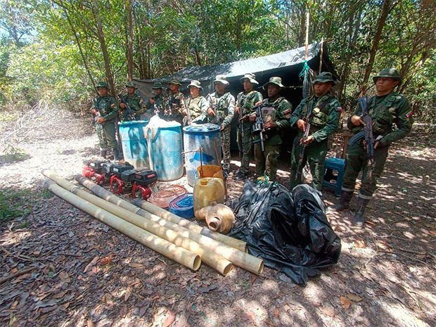 Efectivos de la FANB destruyen material de minería ilegal en estado Amazonas