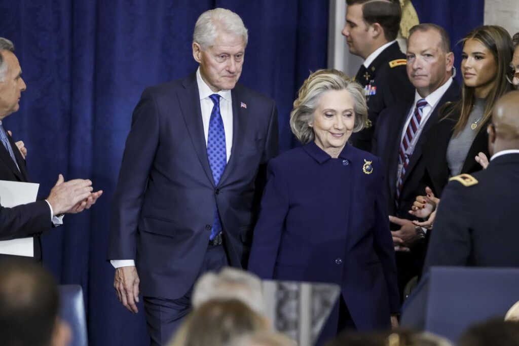 El Congreso de EEUU cita a finales de febrero a Bill y Hillary Clinton para declarar por el caso Epstein