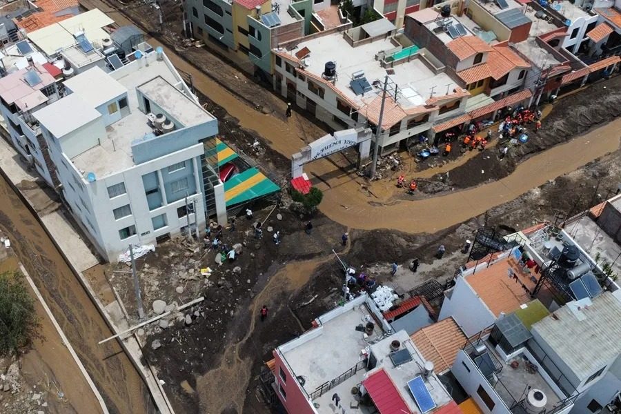 El Gobierno de Perú envía ministros a las regiones impactadas por lluvias e inundaciones - AlbertoNews