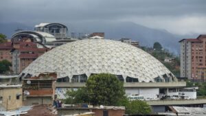 El Helicoide, la temida cárcel para presos políticos cuyo cierre propone Delcy Rodríguez | elperiodico.com