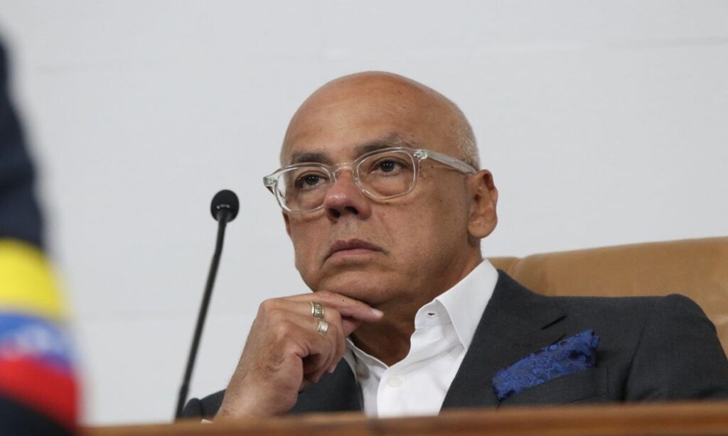 El descarado giro del psiquiatra: Jorge Rodríguez pasó de acusar "fascistas" a posar de pacifista (VIDEO)