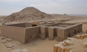 El despiadado acto de un guía turístico en una pirámide de más de 4.000 años que lo mandó a prisión (VIDEO)