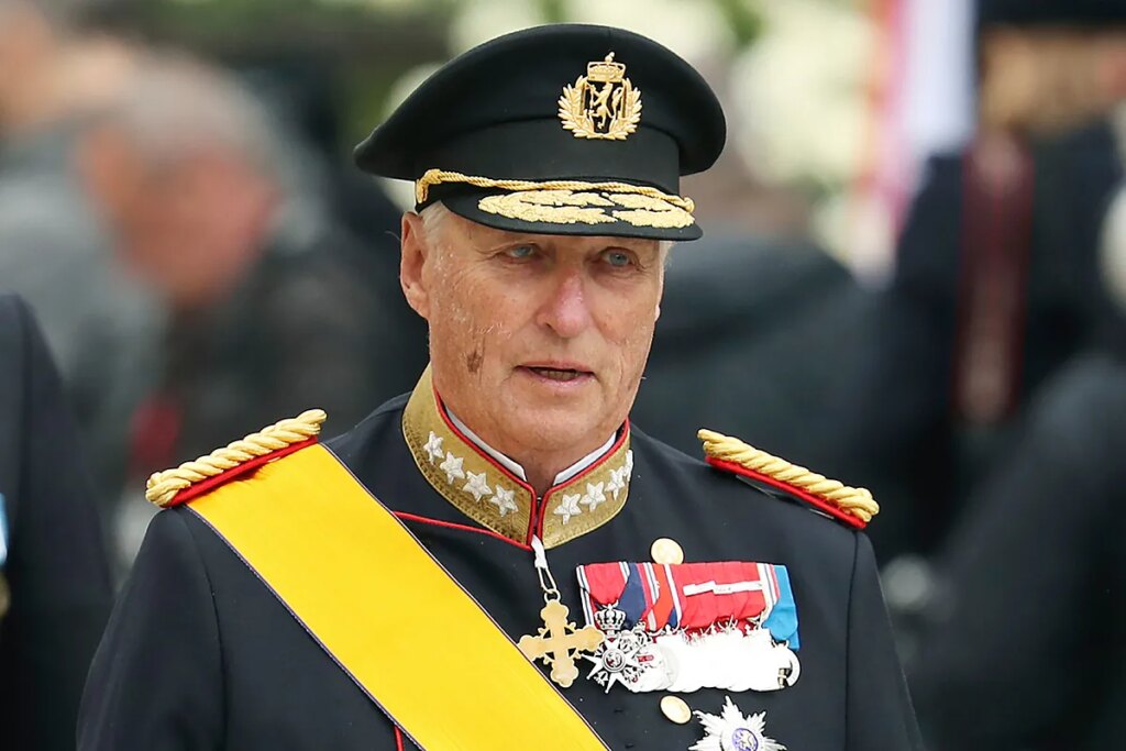 El estado de salud de Harald de Noruega "es bueno", según su médico personal, que se ha desplazado a Tenerife
