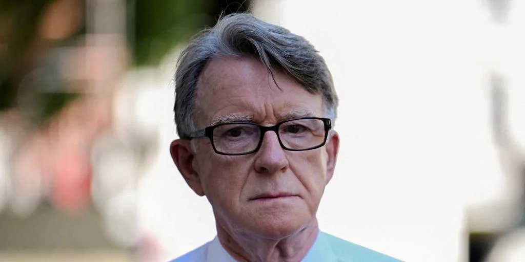 El exembajador británico en EE.UU. Peter Mandelson dimite de la Cámara de los Lores tras la publicación de los papeles de Epstein