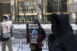El niño de cinco años Liam Conejo y su padre están libres y de vuelta en Minnesota | europapress.es