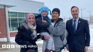 El niño latino de 5 años detenido por el ICE es liberado junto con su padre por una orden judicial