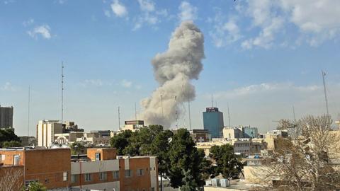En vivo: EE.UU. e Israel lanzan un ataque contra Irán y Trump dice que están en marcha "importantes operaciones de combate"