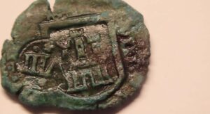 Encuentra en la isla de Ons un maravedí de 1622, del reinado de Felipe IV, un «testimonio valioso» de la actividad marítima