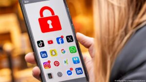 España prohibirá el acceso a redes sociales a menores de 16