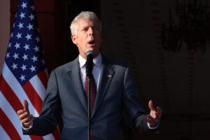 Estados Unidos redirige ingresos por ventas de petróleo venezolano directamente al Tesoro, anuncia secretario de Energía Chris Wright