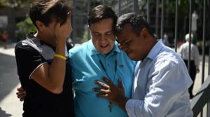Euforia y oración en iglesia de Caracas por la excarcelación del activista Javier Tarazona – AlbertoNews