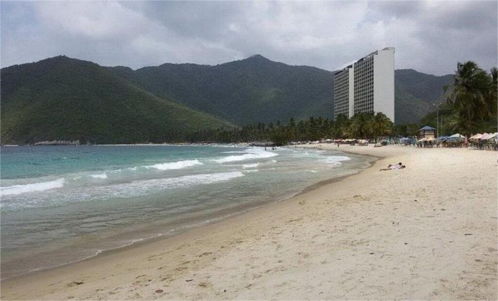 Falleció por inmersión un adolescente en la bahía de Cata
