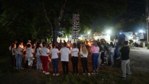 Familiares cumplen 28 noches en las pertas de El Rodeo I pidiendo libertad para los presos políticos – AlbertoNews