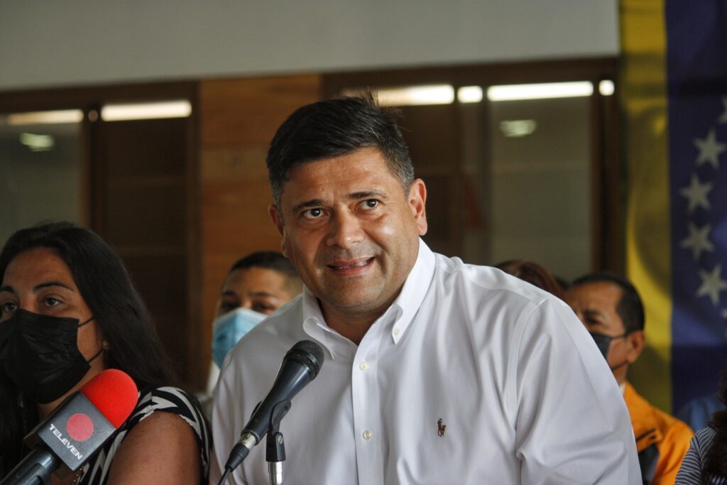 Freddy Superlano transita a libertad total, informa su esposa