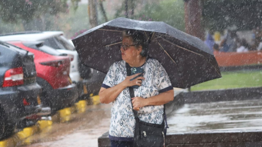 Frente frío pondría en alerta al Caribe por lluvias, vientos y oleaje estos días de febrero; autoridades advierten inundaciones y deslizamientos