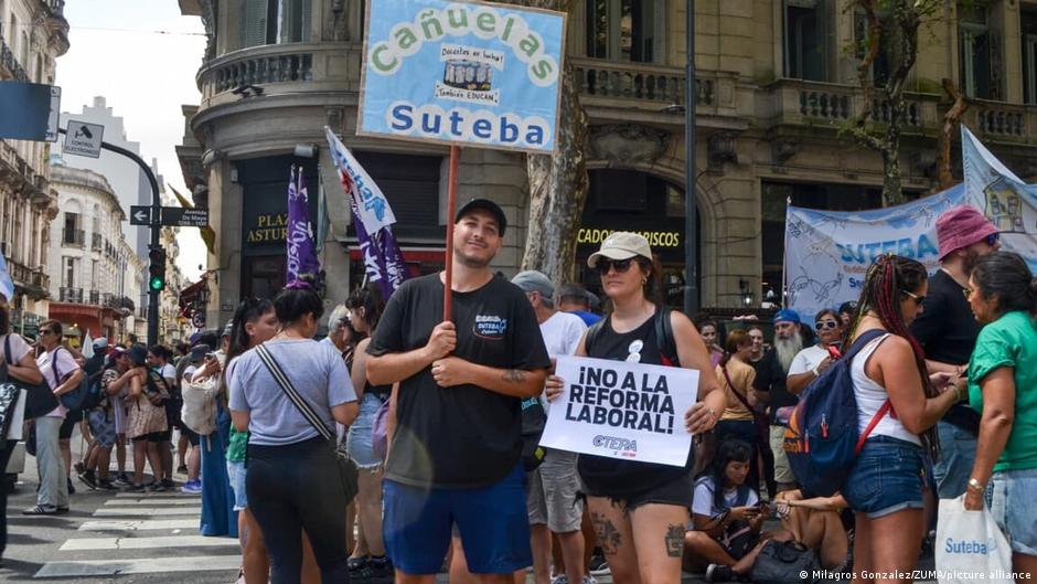 Gobierno argentino hará cambios en reforma laboral
