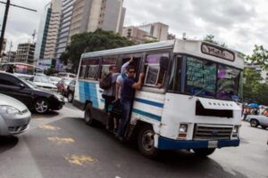 Gremio transporte plantea anclar el pasaje a 0,50 dólares