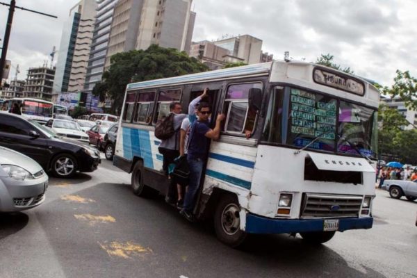 Gremio transporte plantea anclar el pasaje a 0,50 dólares