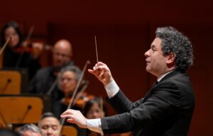 Gustavo Dudamel gana dos Grammy por su trabajo en la obra Ortiz: Yanga